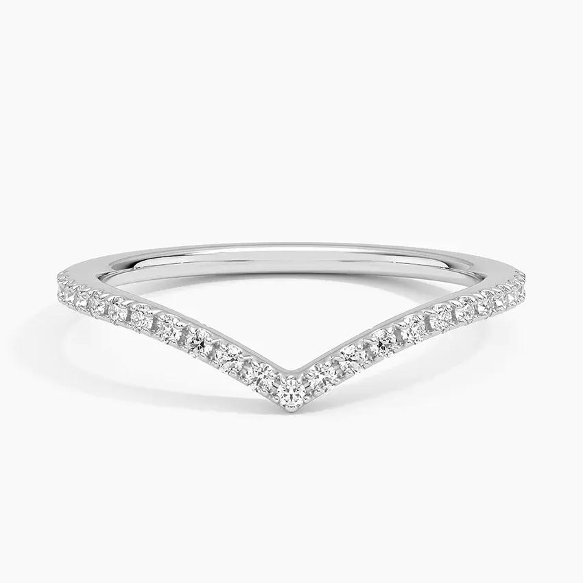 Vigselring i vitguld med diamanter