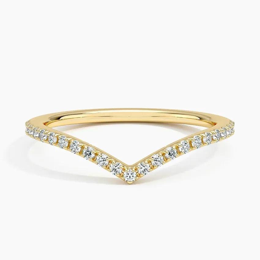 Vigselring i rödguld med diamanter